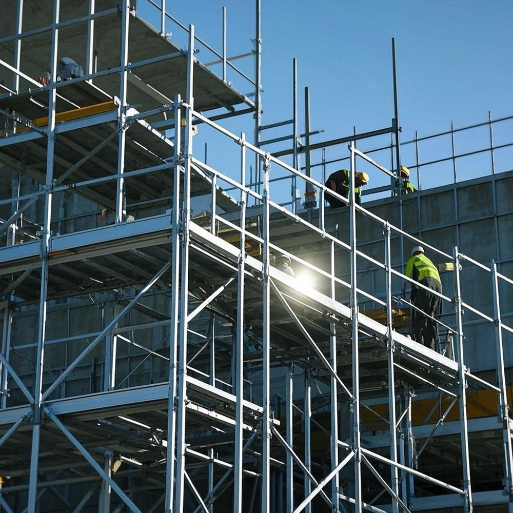 Schele ușoare din aluminiu pentru construcții: asamblare, capacitate de încărcare și siguranță 